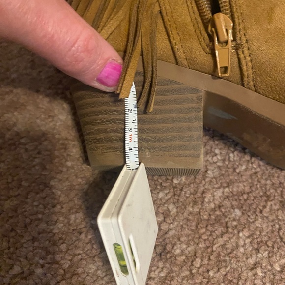 Soda fringe booties with heel/suede/9.5 - Picture 6 of 7